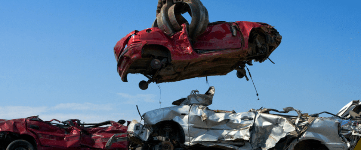 Voiture à la casse